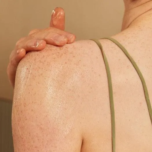 Aloe Multi-use Soothing Face & Body Gel The Body Shop
