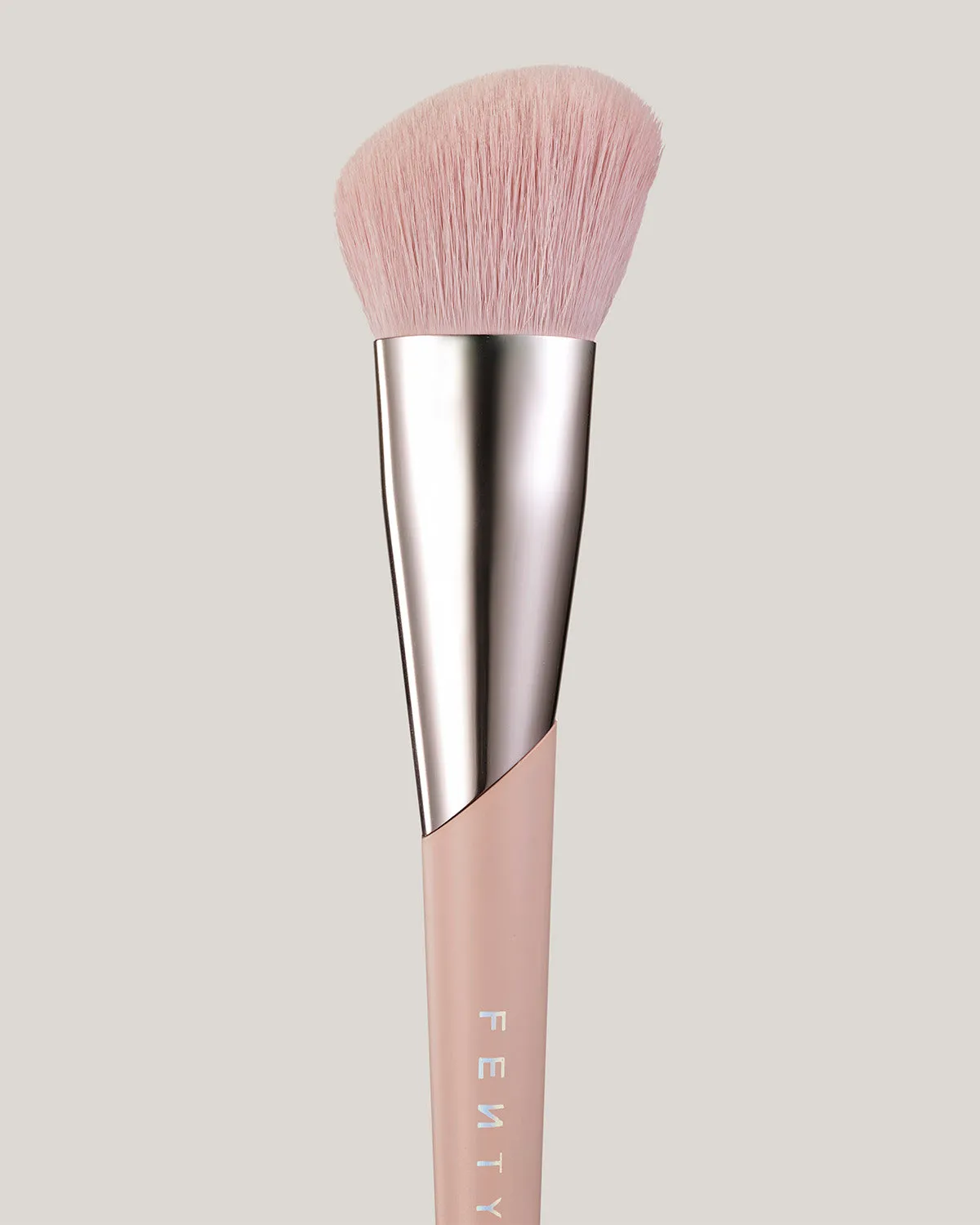 Face Shaping Brush 125 Fenty Beauty