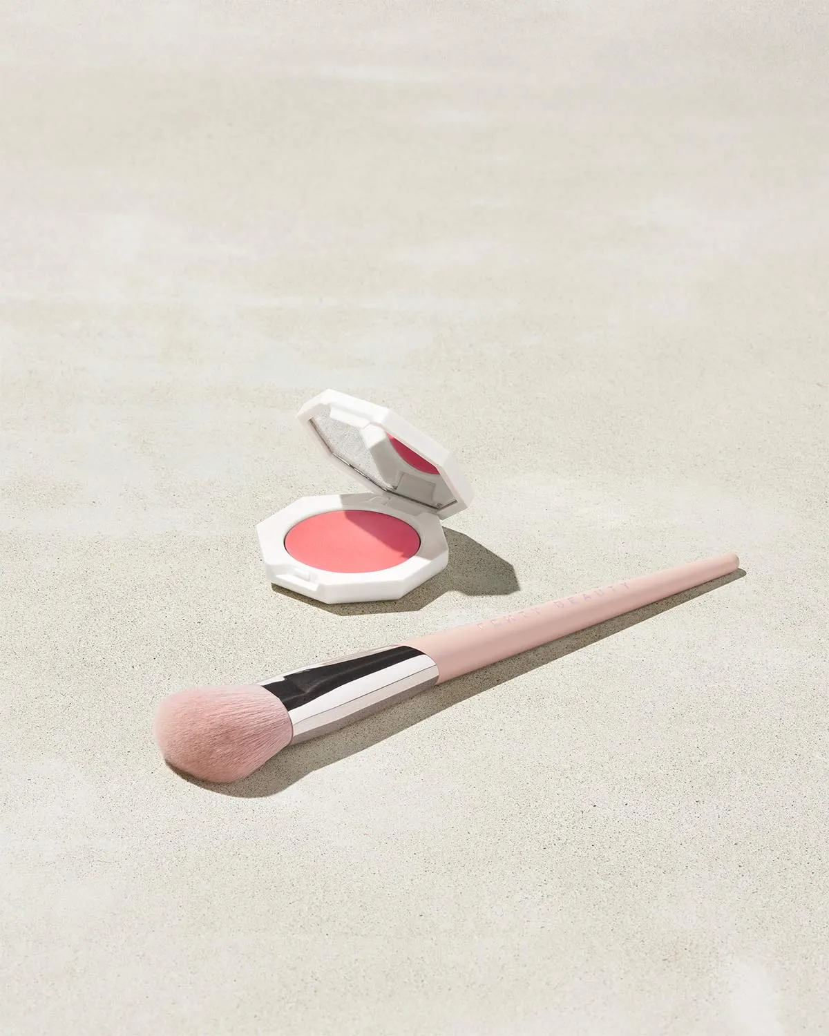 Face Shaping Brush 125 Fenty Beauty
